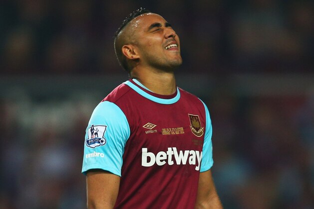 LONDON, ENGLAND - MAY 10:  Dimitri Payet of West Ham United reacts during the Barclays Premier League match between West Ham United and Manchester United at the Boleyn Ground on May 10, 2016 in London, England. West Ham United are playing their last ever home match at the Boleyn Ground after their 112 year stay at the stadium. The Hammers will move to the Olympic Stadium for the 2016-17 season.  (Photo by Paul Gilham/Getty Images)