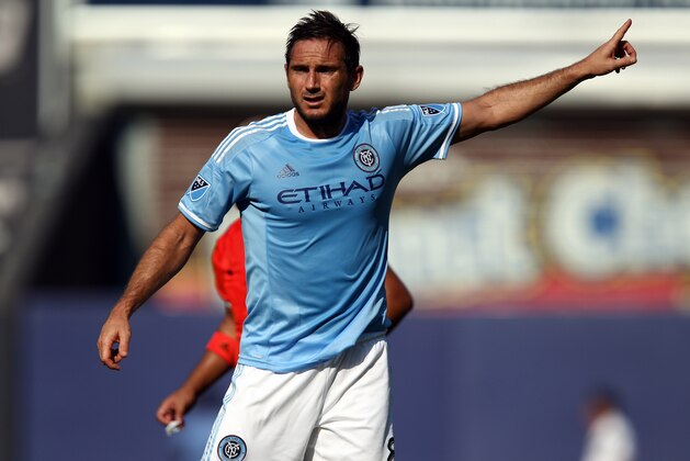 Aug 29, 2015; New York, NY, USA; New York City FC midfielder Frank Lampard (8) points to teammates against the Columbus Crew SC during the first half at Yankee Stadium. Mandatory Credit: Danny Wild-USA TODAY Sports