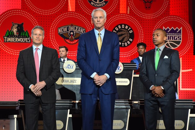 NEW YORK, NEW YORK - MAY 17:  Brett Brown of the Philadelphia 76ers, Mitch Kupchak of the Los Angeles Lakers and Isaiah Thomas #4 of the Boston Celtics pose for a photo on stage during the 2016 NBA Draft Lottery at the New York Hilton in New York, New York. NOTE TO USER: User expressly acknowledges and agrees that, by downloading and or using this Photograph, user is consenting to the terms and conditions of the Getty Images License Agreement.  Mandatory Copyright Notice: Copyright 2016 NBAE (Photo by Jesse D. Garrabrant/NBAE via Getty Images)
