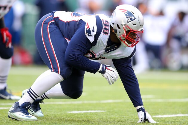 New England Patriots defensive lineman Malcom Brown (90) lines up against the New York Jets during an NFL game at MetLife Stadium in East Rutherford, N.J. on Sunday, Dec. 27, 2015. (AP Photo/Brad Penner)
