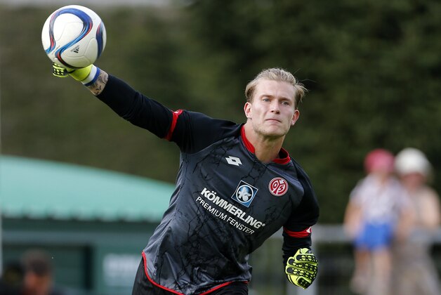 ALBERTVILLE - JULY 19: Goalkeeper of Mainz 05 Loris Karius in action during the friendly game between AS Saint-Etienne and FSV Mainz 05 at Stade Olympique on July 19, 2015 in Albertville, France. (Photo by Jean Catuffe/Getty Images)