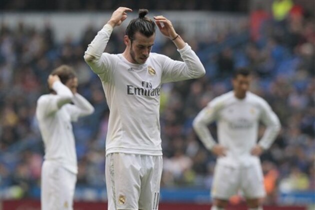 Real Madrid's Gareth Bale gestures during a Spanish La Liga soccer match between Deportivo and Real Madrid at the Riazor stadium in A Coruna, Spain, Saturday, May 14, 2016. (AP Photo/Lalo R. Villar)