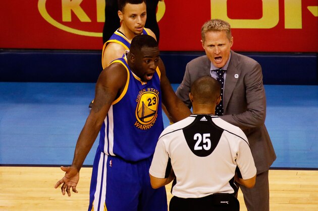 OKLAHOMA CITY, OK - MAY 22:  Draymond Green #23 and head coach Steve Kerr of the Golden State Warriors argue a call with referee Tony Brothers #25 in the second quarter against the Oklahoma City Thunder in game three of the Western Conference Finals during the 2016 NBA Playoffs at Chesapeake Energy Arena on May 22, 2016 in Oklahoma City, Oklahoma. NOTE TO USER: User expressly acknowledges and agrees that, by downloading and or using this photograph, User is consenting to the terms and conditions of the Getty Images License Agreement.  (Photo by J Pat Carter/Getty Images)