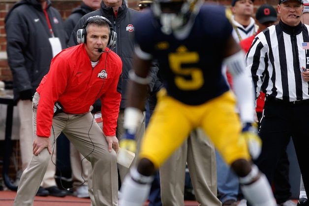 ANN ARBOR, MI - NOVEMBER 28: Jabrill Peppers #5 of the Michigan Wolverines lines up as head coach Urban Meyer of the Ohio State Buckeyes looks on in the first half at Michigan Stadium on November 28, 2015 in Ann Arbor, Michigan.  (Photo by Gregory Shamus/Getty Images)