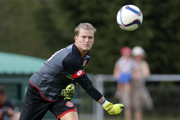 ALBERTVILLE - JULY 19: Goalkeeper of Mainz 05 Loris Karius in action during the friendly game between AS Saint-Etienne and FSV Mainz 05 at Stade Olympique on July 19, 2015 in Albertville, France. (Photo by Jean Catuffe/Getty Images)