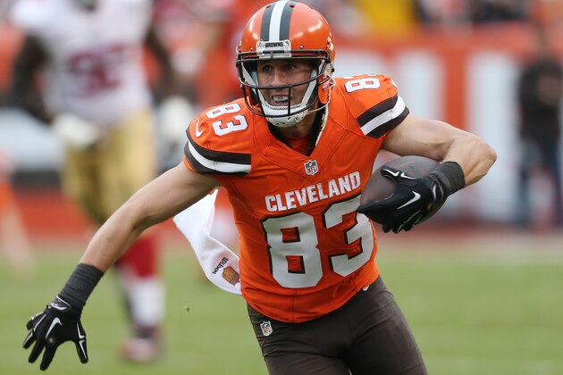 Cleveland Browns wide receiver Brian Hartline (83) against the San Francisco 49ers during the second half of an NFL football game, Sunday, Dec. 13, 2015, in Cleveland. (AP Photo/Ron Schwane)