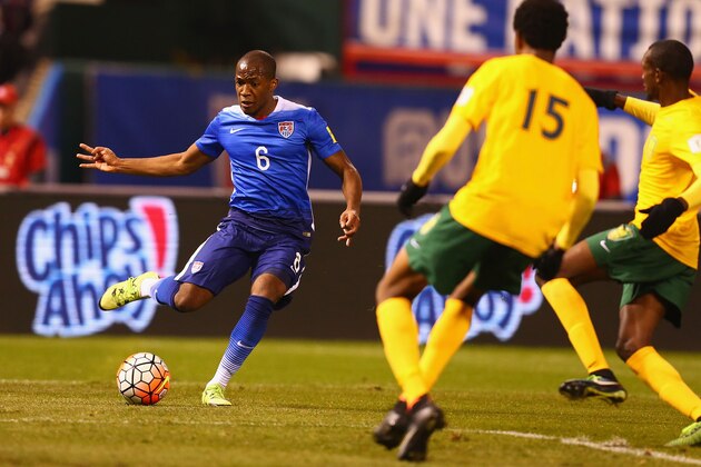 ST. LOUIS, MO - NOVEMBER 13: Darlington Nagbe #6 of the United States passes the ball against St. Vincent and the Grenadines during a World Cup qualifying match at Busch Stadium on November 13, 2014 in St. Louis, Missouri.  (Photo by Dilip Vishwanat/Getty Images)