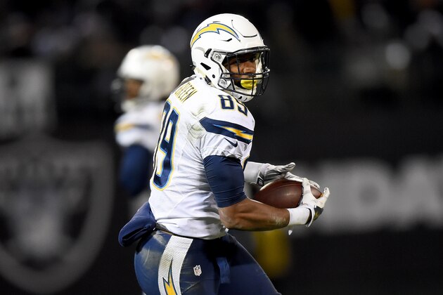 OAKLAND, CA - DECEMBER 24:  Ladarius Green #89 of the San Diego Chargers runs with the ball after catching a pass against the Oakland Raiders during their NFL football game at O.co Coliseum on December 24, 2015 in Oakland, California.  (Photo by Thearon W. Henderson/Getty Images)