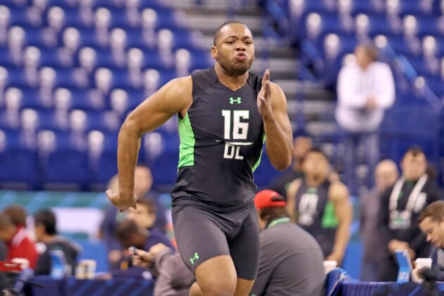Clemson defensive lineman Kevin Dodd competes in the 40 yard dash at the NFL football scouting combine Sunday, Feb. 28, 2016, in Indianapolis. (AP Photo/Gregory Payan)