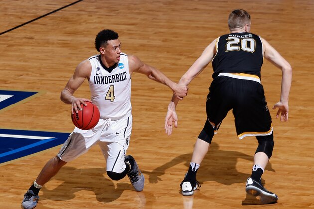 DAYTON, OH - MARCH 15:  Wade Baldwin IV #4 of the Vanderbilt Commodores handles the ball against Rauno Nurger #20 of the Wichita State Shockers in the second half of their game during the first round of the 2016 NCAA Men's Basketball Tournament at UD Arena on March 15, 2016 in Dayton, Ohio.  (Photo by Joe Robbins/Getty Images)