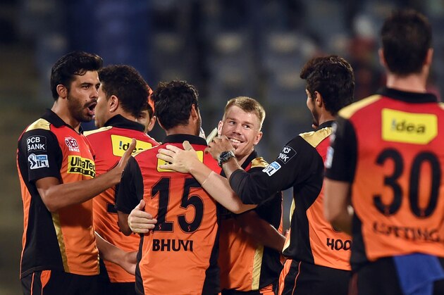 Sunrisers Hyderabad captain David Warner (C) celebrates the victory over Kolkata Knight Riders with teammates  during the 2016 Indian Premier League (IPL) Twenty20 eliminator cricket match between Kolkata Knight Riders and Sunrisers Hyderabad at the Feroz Shah Kotla Cricket Stadium in New Delhi on May 25, 2016. / AFP / PRAKASH SINGH        (Photo credit should read PRAKASH SINGH/AFP/Getty Images)