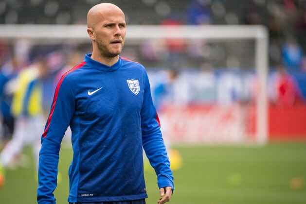 CARSON, CA - January 31: Michael Bradley #4 of the United States  warms up prior to the the International Soccer Friendly match between the United States and Iceland at the StubHub Center on January 31, 2016 in Carson, California.  The United States won the match 3-2. (Photo by Shaun Clark/Getty Images)