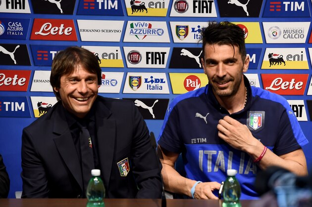 MALTA, MALTA - MAY 28: Head Coach Italy Antonio Conte (L) and Gianluigi Buffon during a press conference at Ta Qali Stadium on May 28, 2016 in Malta, Malta. (Photo by Claudio Villa/Getty Images) MALTA, MALTA - MAY 28: Head Coach Italy Antonio Conte (L) and Gianluigi Buffon during a press conference at Ta Qali Stadium on May 28, 2016 in Malta, Malta. (Photo by Claudio Villa/Getty Images)