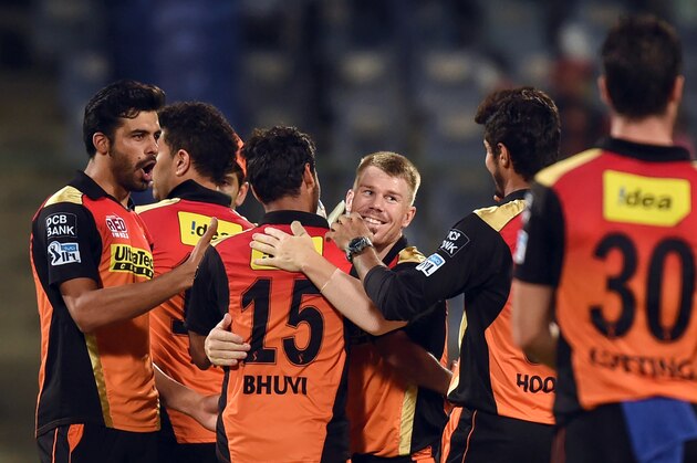 Sunrisers Hyderabad captain David Warner (C) celebrates the victory over Kolkata Knight Riders with teammates  during the 2016 Indian Premier League (IPL) Twenty20 eliminator cricket match between Kolkata Knight Riders and Sunrisers Hyderabad at the Feroz Shah Kotla Cricket Stadium in New Delhi on May 25, 2016. / AFP / PRAKASH SINGH        (Photo credit should read PRAKASH SINGH/AFP/Getty Images)