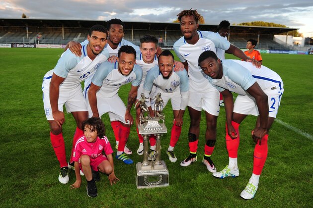 AVIGNON, FRANCE - MAY 29: Members of the England side celebrate with the trophy during the Final of the Toulon Tournament between England and France at Parc Des Sports on May 29, 2016 in Avignon, France. (Photo by Harry Trump/Getty Images)