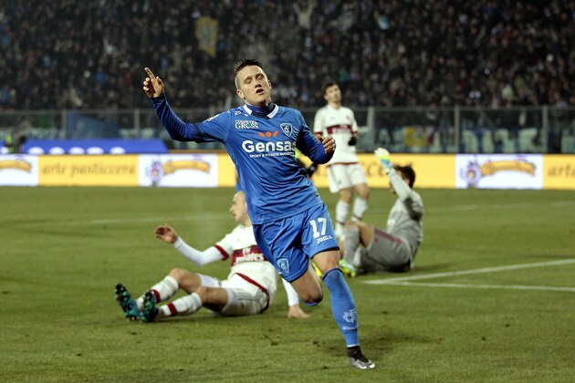 EMPOLI, ITALY - JANUARY 23: Piotr Zielinski of Empoli FC celebrates after scoring a goal during the Serie A match between Empoli FC and AC Milan at Stadio Carlo Castellani on January 23, 2016 in Empoli, Italy.  (Photo by Gabriele Maltinti/Getty Images)