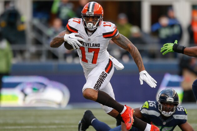 SEATTLE, WA - DECEMBER 20:  Wide receiver Terrelle Pryor #17 of the Cleveland Browns rushes against the Seattle Seahawks at CenturyLink Field on December 20, 2015 in Seattle, Washington. The Seahawks defeated the Browns 30-13.  (Photo by Otto Greule Jr/Getty Images)