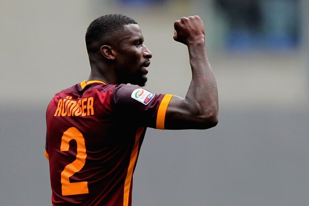 ROME, ITALY - MAY 08:  Antonio Rudiger of AS Roma celebrates after scoring the team's second goal during the Serie A match between AS Roma and AC Chievo Verona at Stadio Olimpico on May 8, 2016 in Rome, Italy.  (Photo by Paolo Bruno/Getty Images)