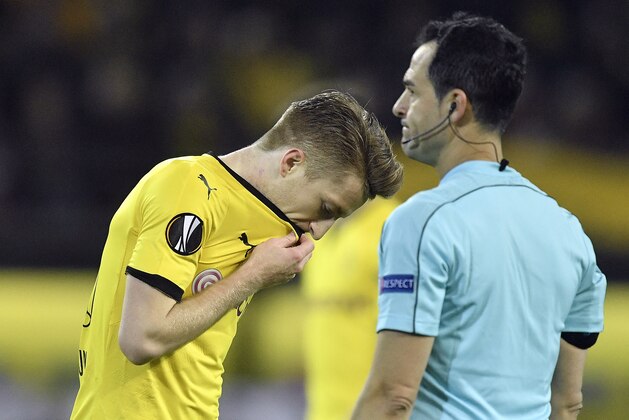 Dortmund's Marco Reus reacts disappointed during he Europa League quarterfinal 1st leg soccer match between Borussia Dortmund and Liverpool FC in Dortmund, Germany, Thursday, April 7, 2016. (AP Photo/Martin Meissner)