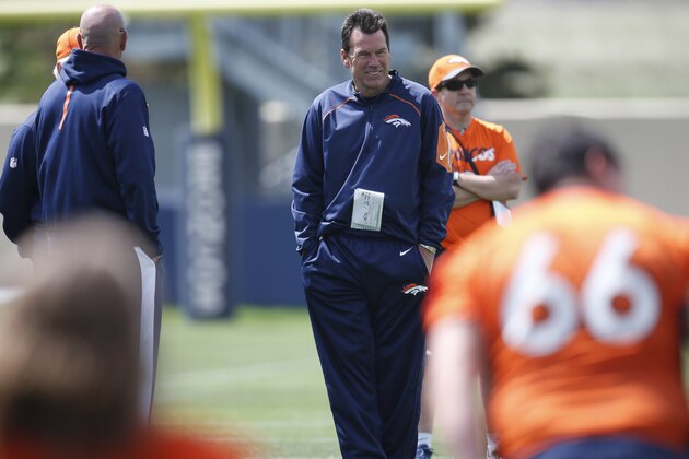 Denver Broncos head coach Gary Kubiak during an NFL football practice Tuesday, May 24, 2016, at the team's headquarters in Englewood, Colo. (AP Photo/David Zalubowski)