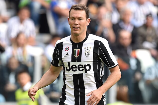 TURIN, ITALY - MAY 14:  Stephan Lichtsteiner of Juventus FC in action during the Serie A match between Juventus FC and UC Sampdoria at Juventus Arena on May 14, 2016 in Turin, Italy.  (Photo by Valerio Pennicino/Getty Images)