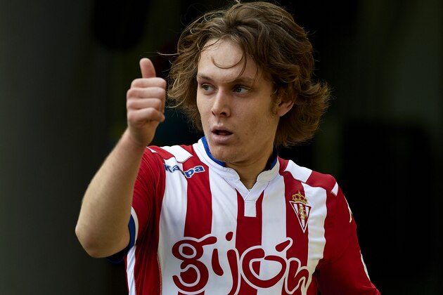 VILLARREAL, SPAIN - JANUARY 10:  Alen Halilovic of Sporting de Gijon reacts during the La Liga match between Villarreal CF and Real Sporting de Gijon at El Madrigal on January 10, 2016 in Villarreal, Spain.  (Photo by Manuel Queimadelos Alonso/Getty Images)
