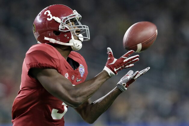 Alabama wide receiver Calvin Ridley (3) makes a touchdown reception against Michigan State during the second half of the Cotton Bowl NCAA college football semifinal playoff game, Thursday, Dec. 31, 2015, in Arlington, Texas. (AP Photo/LM Otero)