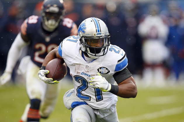 Detroit Lions running back Ameer Abdullah (21) runs the ball against the Chicago Bears during an NFL football game, Sunday, Jan. 3, 2016, in Chicago. The Lions won the game 24-20.   (Jeff Haynes/AP Images for Panini)