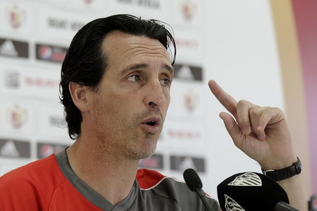 Sevilla's coach Unai Emery gestures during the press conference after a training session at Ciudad Deportiva in Sevilla on May 21, 2016 on the eve of their Spanish Copa del Rey (King's Cup) final football match between Barcelona and Sevilla.  / AFP / CRISTINA QUICLER        (Photo credit should read CRISTINA QUICLER/AFP/Getty Images)