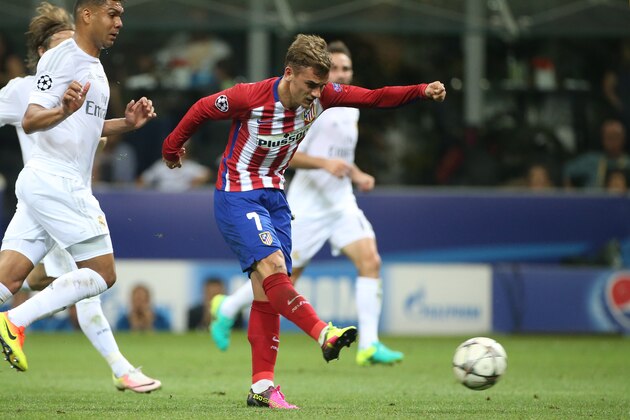 MILAN, ITALY - MAY 28: Antoine Griezmann of Atletico Madrid in action during the UEFA Champions League final between Real Madrid and Club Atletico Madrid at Stadio Giuseppe Meazza, San Siro on May 28, 2016 in Milan, Italy. (Photo by Jean Catuffe/Getty Images)