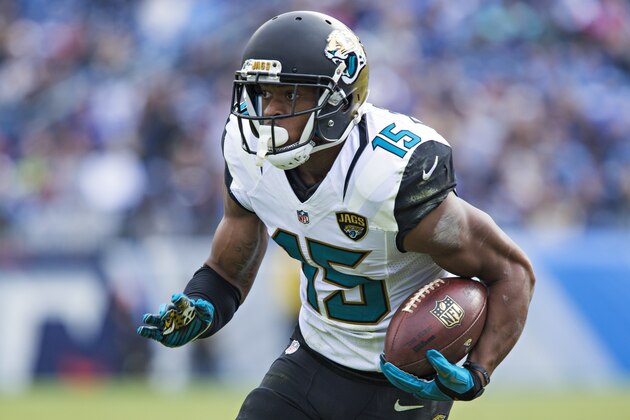 NASHVILLE, TN - DECEMBER 6:  Allen Robinson #15 of the Jacksonville Jaguars runs the ball during a game against the Tennessee Titans at Nissan Stadium on December 6, 2015 in Nashville, Tennessee.  The Titans defeated the Jaguars 42-39.  (Photo by Wesley Hitt/Getty Images)