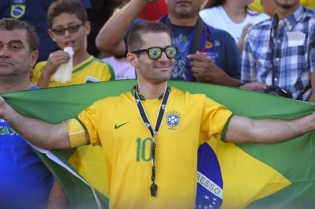 A Brazil fan waits for a Copa America group B soccer match between Ecuador and Brazil to start at the Rose Bowl, Saturday, June 4, 2016, in Pasadena, Calif. (AP Photo/Mark J. Terrill)