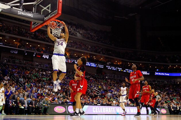 DES MOINES, IA - MARCH 17:  Perry Ellis #34 of the Kansas Jayhawks dunks in the second half against the Austin Peay Governors during the first round of the 2016 NCAA Men's Basketball Tournament at Wells Fargo Arena on March 17, 2016 in Des Moines, Iowa.  (Photo by Kevin C. Cox/Getty Images)