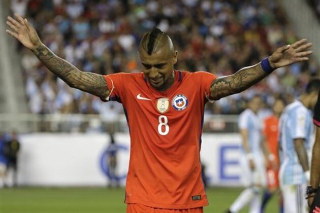 Chile’s Arturo Vidal reacts during a Copa America Centenario Group A soccer match between Chile and Argentina at Levi's Stadium in Santa Clara, Calif., Monday June 6, 2016. Argentina won 2-1.(AP Photo/Jeff Chiu)