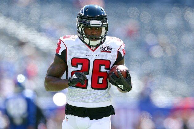 Atlanta Falcons running back Tevin Coleman #26 before an NFL game against the New York Giants at MetLife Stadium in East Rutherford, N.J. on Sunday, Sept. 20, 2015. (AP Photo/Brad Penner)