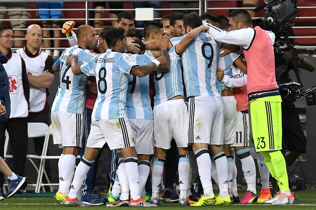 SANTA CLARA, CA - JUNE 06:  Angel Di Maria #7 of Argentina and teammates celebrates after Maria scored a goal against Chile during the 2016 Copa America Centenario Group match play between Argentina and Chile at Levi's Stadium on June 6, 2016 in Santa Clara, California.  (Photo by Thearon W. Henderson/Getty Images)