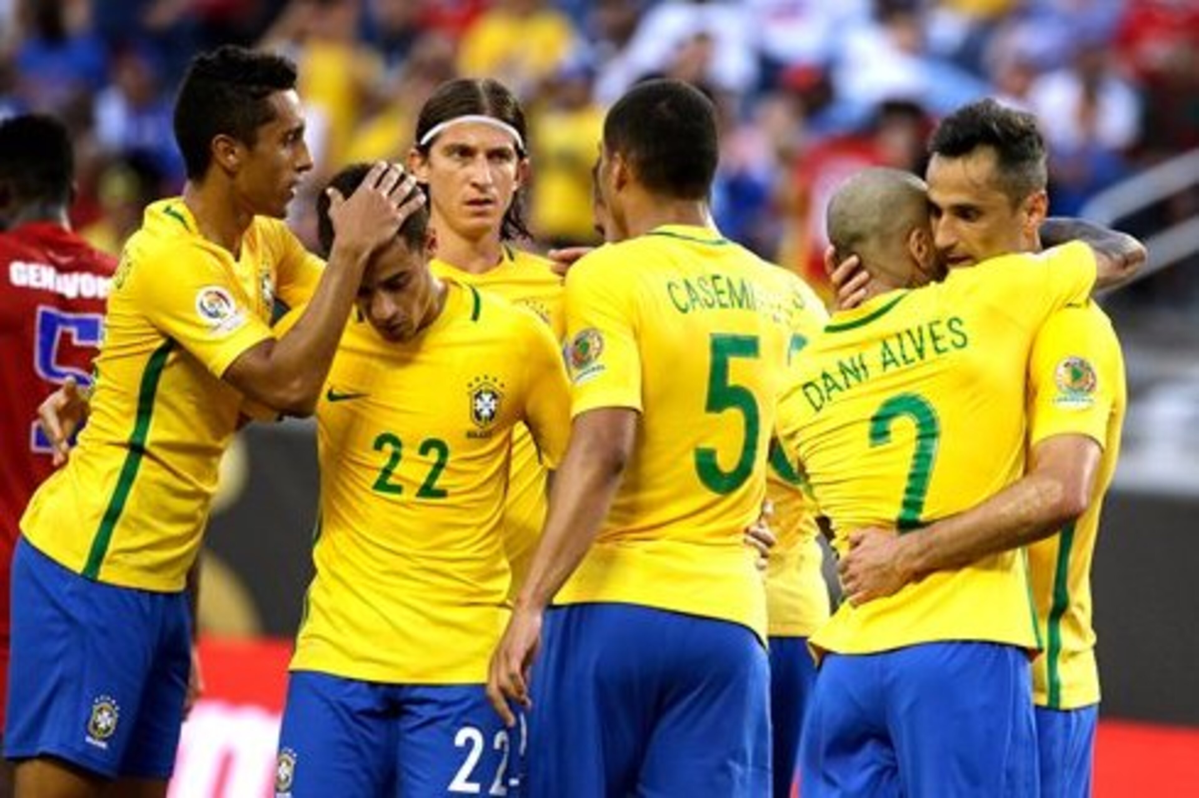 Brazil's Philippe Coutinho (22) celebrates a goal against Haiti with teammates during the first half of a Copa America group B soccer match at Camping World Stadium, Wednesday, June 8, 2016, in Orlando, Fla. (AP Photo/John Raoux)