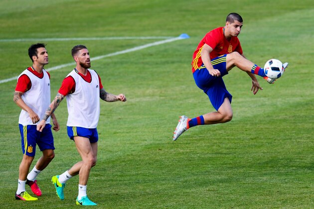 LA ROCHELLE, FRANCE - JUNE 09:  Alvaro Morata of Spain in action during a training session on June 9, 2016 in La Rochelle, France.  (Photo by David Ramos/Getty Images)