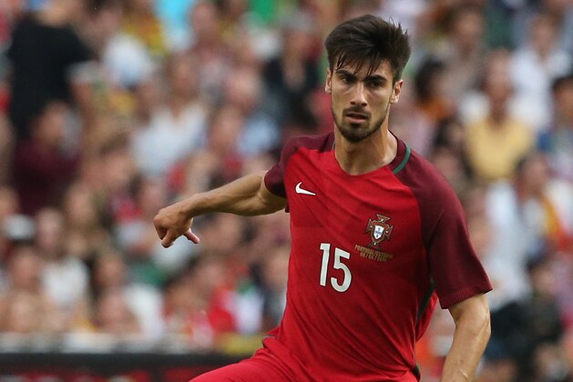 LISBON, PORTUGAL - JUNE 8: Portugal midfielder Andre Gomes in action during the International Friendly match between Portugal and Estonia at Estadio da Luz on June 8, 2016 in Lisbon, Portugal. (Photo by Gualter Fatia/Getty Images) LISBON, PORTUGAL - JUNE 8: Portugal midfielder Andre Gomes in action during the International Friendly match between Portugal and Estonia at Estadio da Luz on June 8, 2016 in Lisbon, Portugal. (Photo by Gualter Fatia/Getty Images)