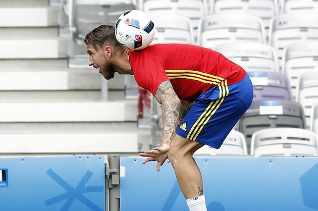 Spain's Sergio Ramos controls the ball during a training session at the Stadium Municipal in Toulouse, France, Sunday, June 12, 2016. Spain will face against Czech Republic in a Euro 2016 Group D soccer match in Toulouse on Monday, June 13. (AP Photo/Manu Fernandez)