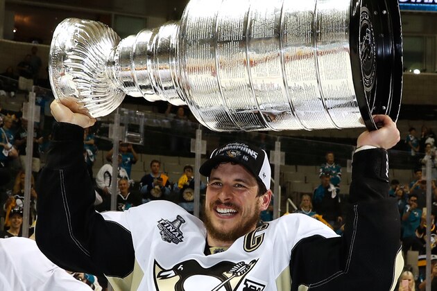 SAN JOSE, CA - JUNE 12:  Sidney Crosby #87 of the Pittsburgh Penguins celebrates with the Stanley Cup after their 3-1 victory to win the Stanley Cup against the San Jose Sharks in Game Six of the 2016 NHL Stanley Cup Final at SAP Center on June 12, 2016 in San Jose, California.  (Photo by Christian Petersen/Getty Images)