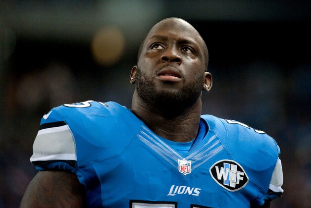 Sep 21, 2014; Detroit, MI, USA; Detroit Lions middle linebacker Stephen Tulloch (55) during the first quarter against the Green Bay Packers at Ford Field. Mandatory Credit: Tim Fuller-USA TODAY Sports