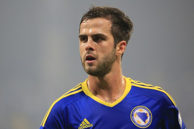 ZENICA, BOSNIA AND HERZEGOVINA - NOVEMBER 13. Miralem Pjanic of Bosnia looks on during the EURO 2016 Qualifier Play-Off First Leg match at Bilino Polje Stadium on November 13, 2015 in Zenica, Bosnia and Herzegovina. (Photo by Srdjan Stevanovic/Getty Images)