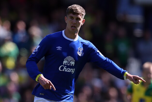 LIVERPOOL, ENGLAND - MAY 15: John Stones of Everton in action during the Barclays Premier League match between Everton and Norwich City at Goodison Park on May 15, 2016 in Liverpool, England. (Photo by Chris Brunskill/Getty Images)