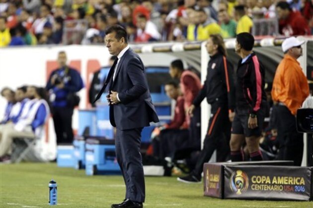 Brazil's head coach Dunga watches during a Copa America Group B soccer match against Peru on Sunday, June 12, 2016, in Foxborough, Mass. (AP Photo/Elise Amendola)