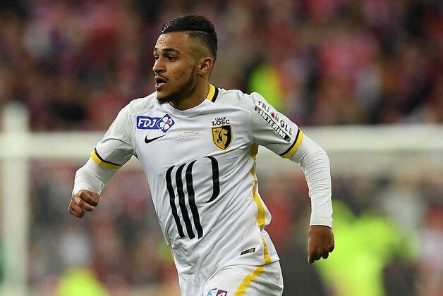 Lille's French midfielder Sofiane Boufal controls the ball during the French League Cup final football match Paris Saint-Germain (PSG) vs Lille (LOSC) on April 23, 2016 at the Stade de France stadium in Saint-Denis, north of Paris. / AFP / FRANCK FIFE        (Photo credit should read FRANCK FIFE/AFP/Getty Images)
