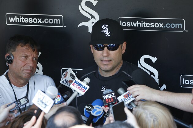 Chicago White Sox manager Robin Ventura talks with reporters before a baseball game between the Chicago White Sox and the Kansas City Royals in Chicago, on Friday, June 10, 2016. (AP Photo/Jeff Haynes)