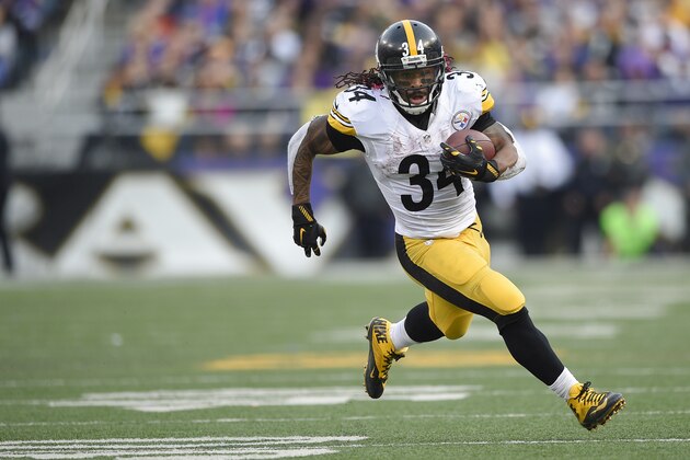 Pittsburgh Steelers running back DeAngelo Williams (34) carries the ball during the second half of an NFL football game against the Baltimore Ravens in Baltimore, Sunday, Dec. 27, 2015. The Ravens defeated the Steelers 20-17. (AP Photo/Nick Wass)