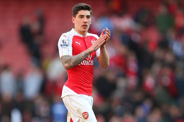LONDON, ENGLAND - APRIL 17 :  Hector Bellerin of Arsenal applauds after the Barclays Premier League match between Arsenal and Crystal Palace at the Emirates Stadium on April 17, 2016 in London, England.  (Photo by Catherine Ivill - AMA/Getty Images)