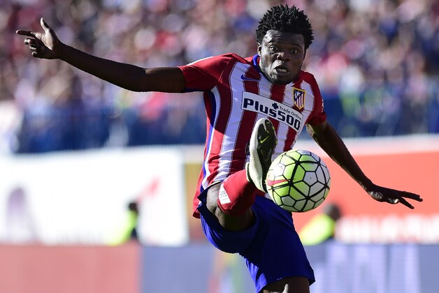 Atletico Madrid's Ghanaian midfielder Thomas Partey controls the ball during the Spanish league football match Club Atletico de Madrid vs CF Rayo Vallecano at the Vicente Calderon stadium in Madrid on April 30, 2016. / AFP / PIERRE-PHILIPPE MARCOU        (Photo credit should read PIERRE-PHILIPPE MARCOU/AFP/Getty Images)